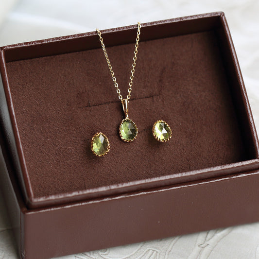 Irregular Olivine Ear Stud Necklace