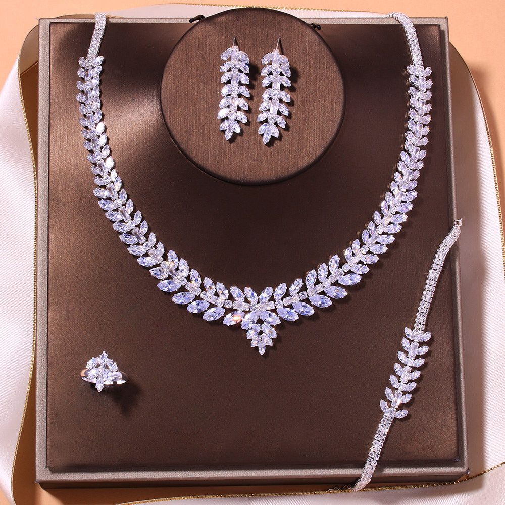 High-end Simple Necklace Suit