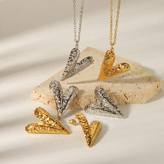 Fashion Texture Retro Love Necklace